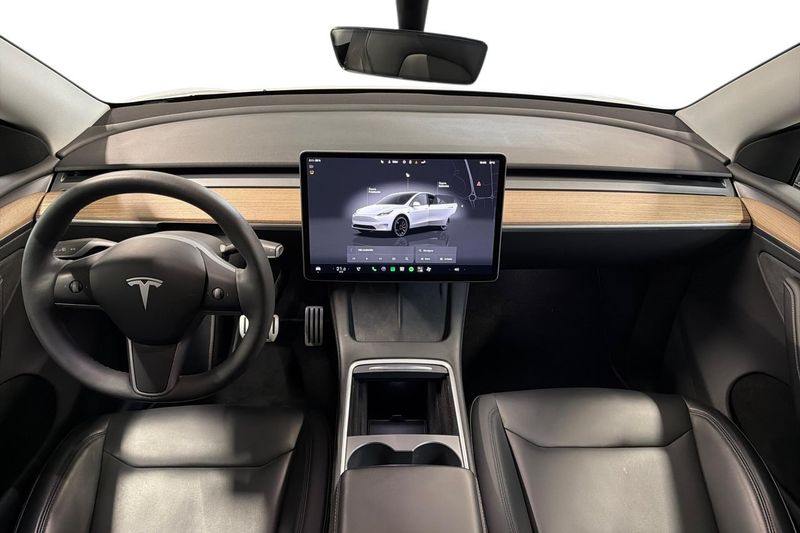 Tesla Model Y bild 12