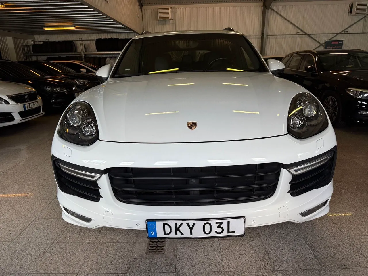 Vehicle image 7