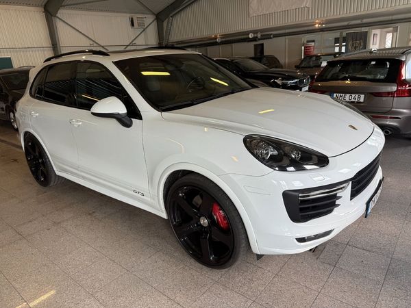 Porsche Cayenne Cayenne GTS V6 BiTurbo 440hk Black Edition 23tum Mansory fälgar - 2016