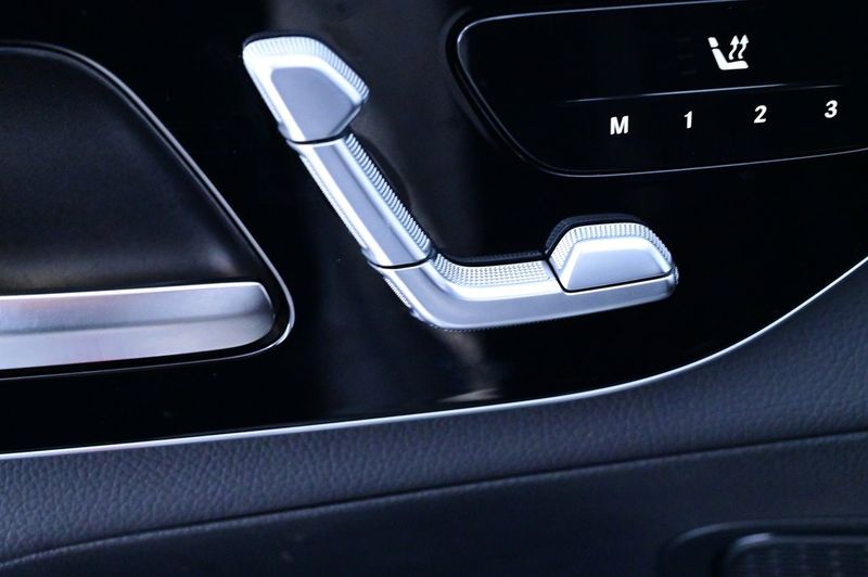 Mercedes GLC300 bild 13