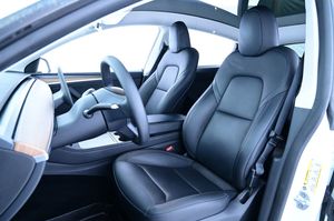 Tesla Model Y bild 9