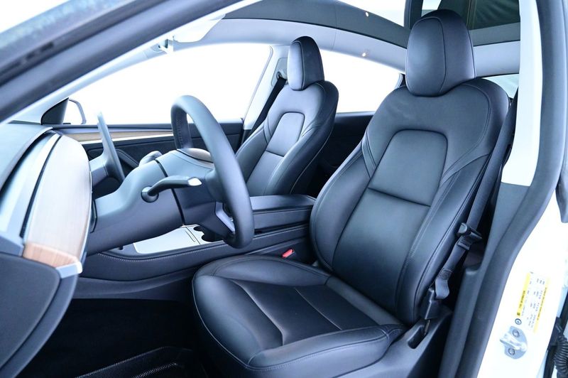 Tesla Model Y bild 9