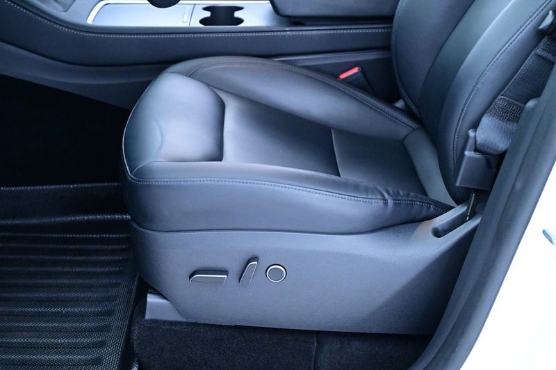 Tesla Model Y bild 11