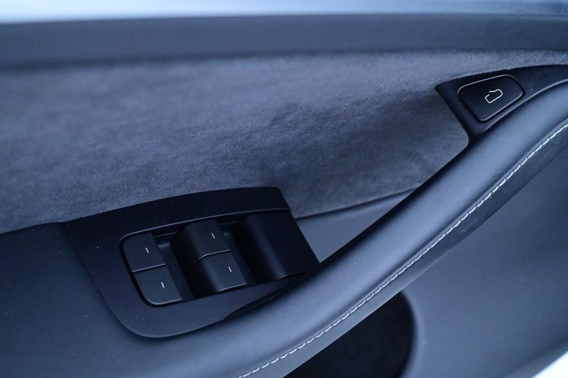 Tesla Model Y bild 10