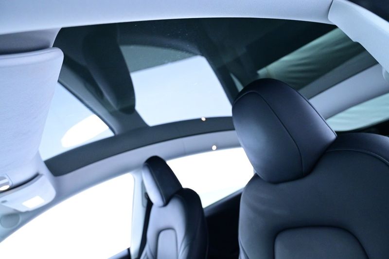Tesla Model Y bild 24