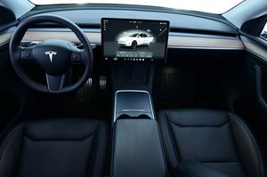 Tesla Model Y bild 6