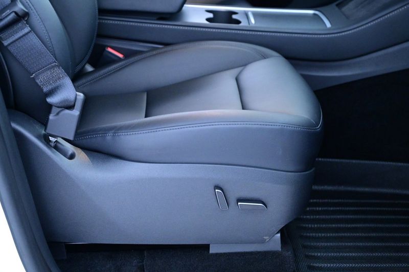 Tesla Model Y bild 13