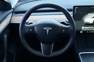Tesla Model 3 bild 7