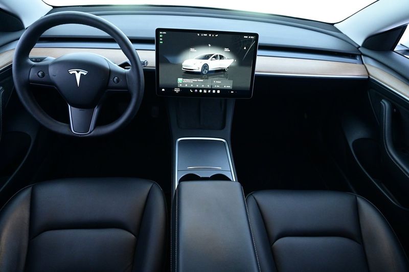Tesla Model 3 bild 6