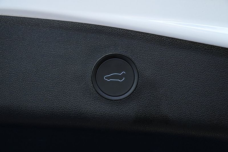 Tesla Model 3 bild 25