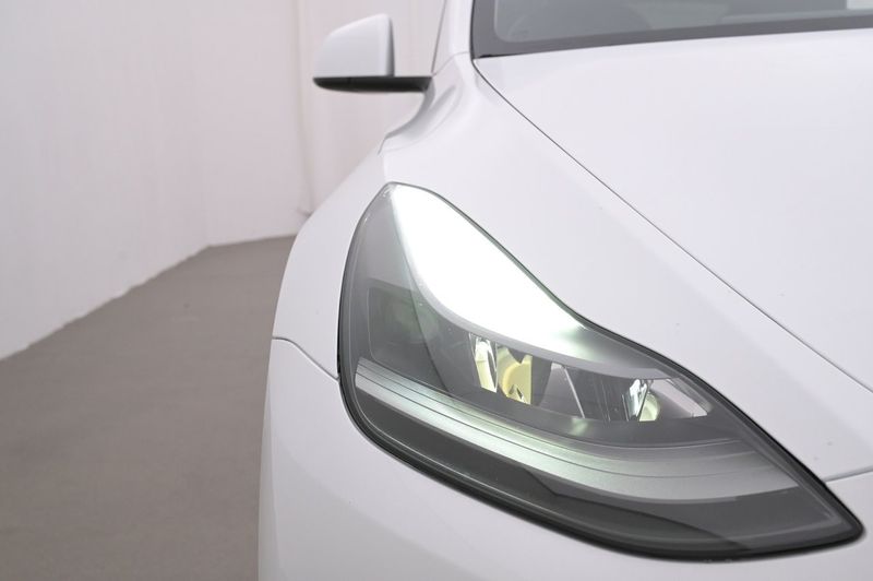 Tesla Model Y bild 26