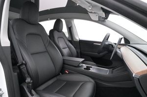 Tesla Model Y bild 12