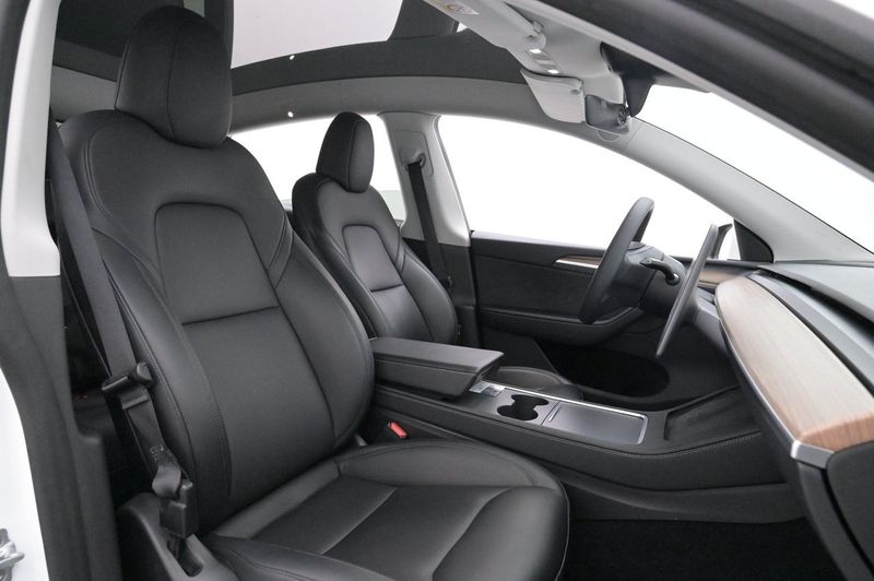Tesla Model Y bild 12