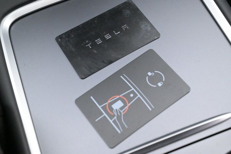 Tesla Model Y bild 24