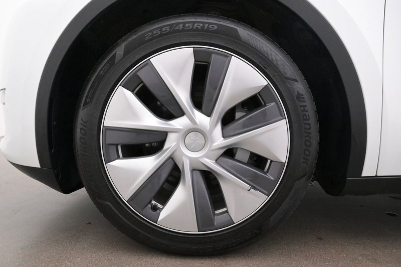 Tesla Model Y bild 27