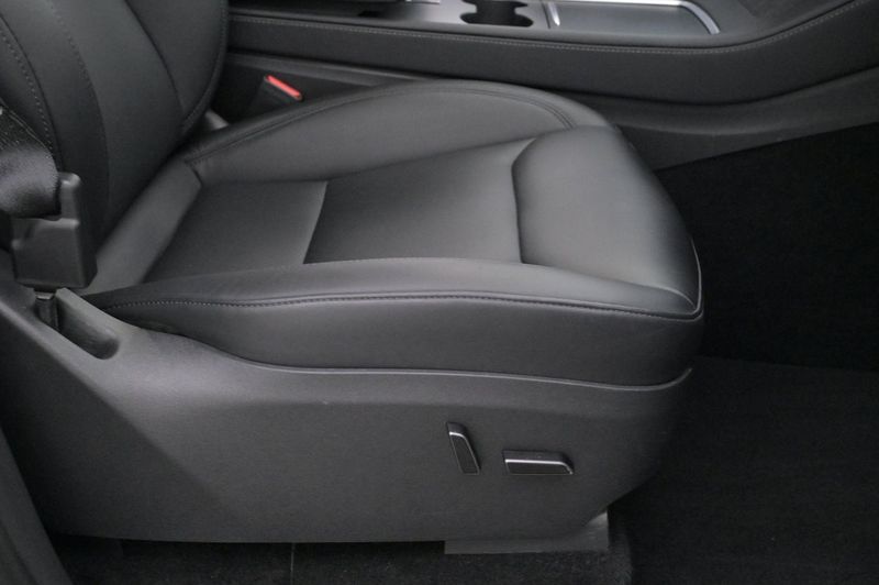 Tesla Model Y bild 13