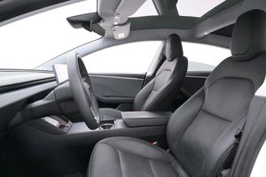 Tesla Model 3 bild 8