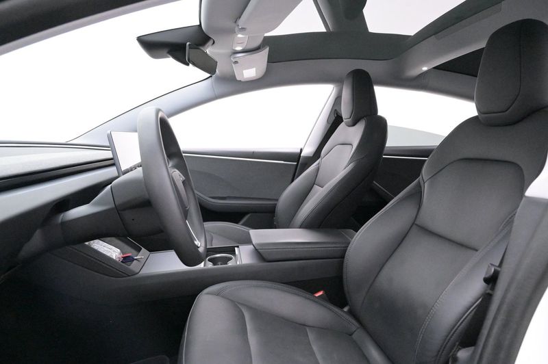 Tesla Model 3 bild 8