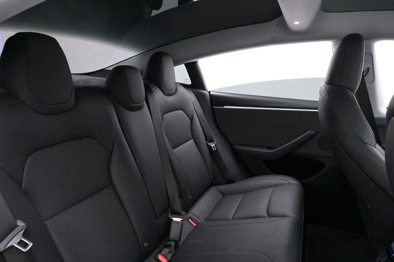 Tesla Model 3 bild 24