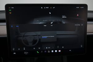 Tesla Model Y bild 17