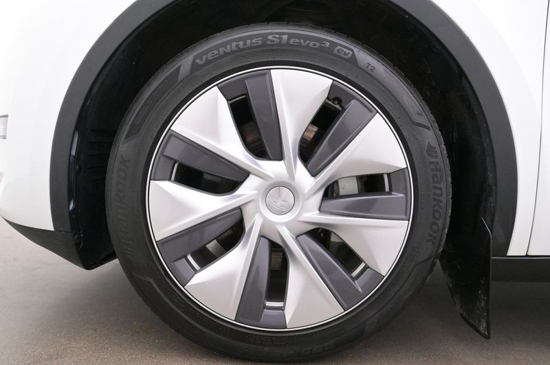 Tesla Model Y bild 27