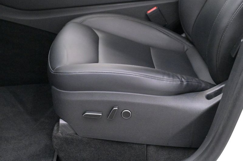 Tesla Model Y bild 11