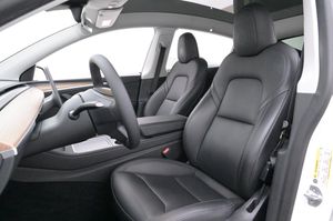 Tesla Model Y bild 9
