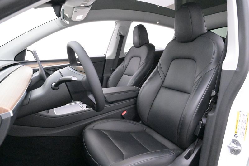 Tesla Model Y bild 9