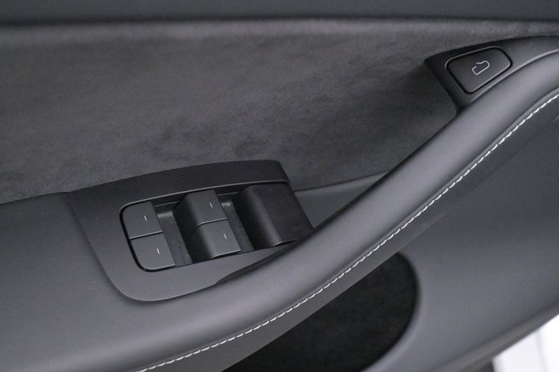 Tesla Model Y bild 10