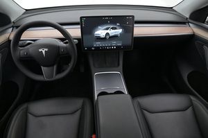 Tesla Model Y bild 6