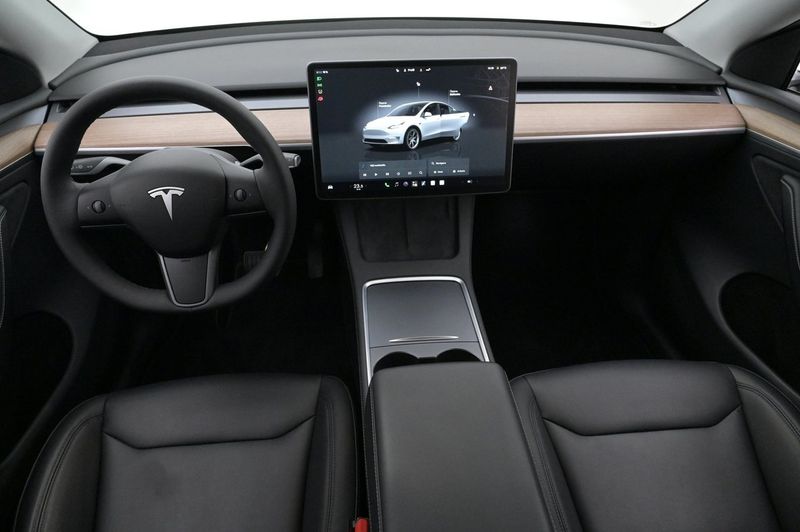 Tesla Model Y bild 6