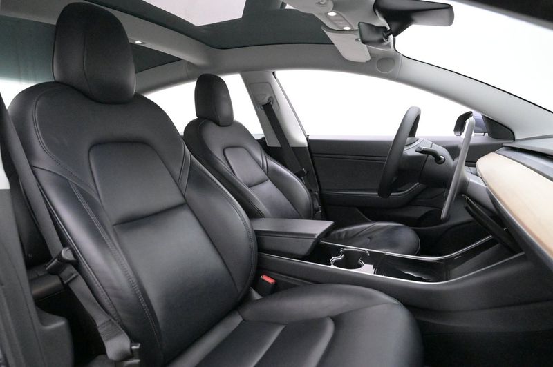 Tesla Model 3 bild 12