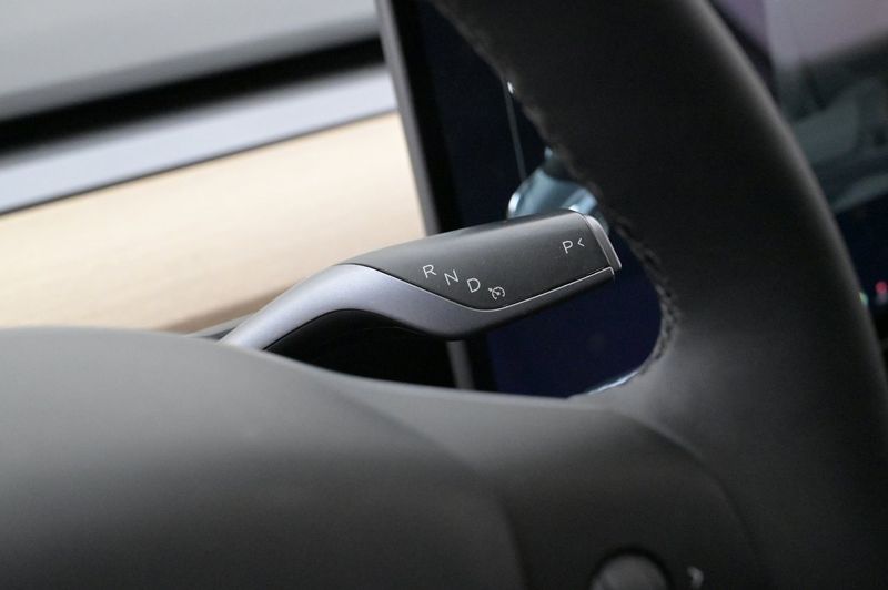 Tesla Model 3 bild 8