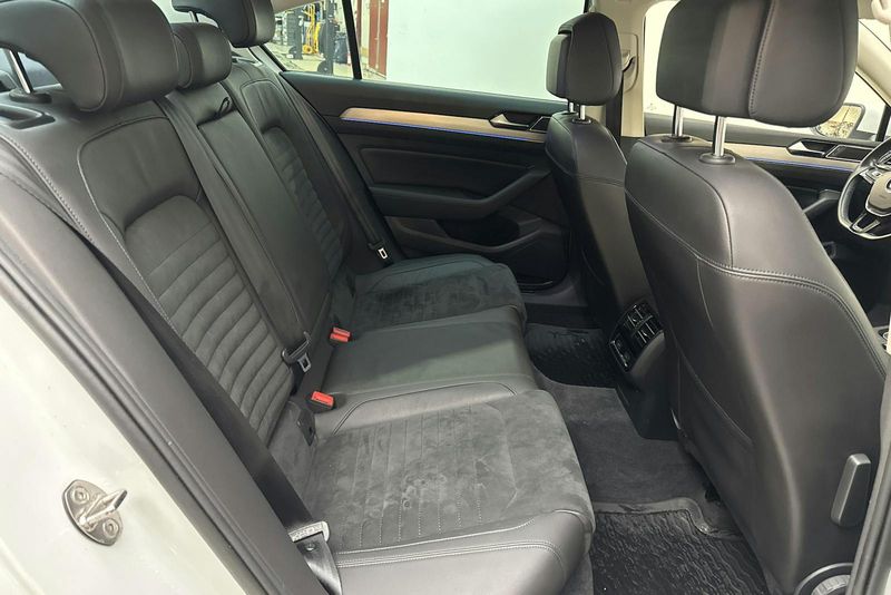 Volkswagen Passat bild 8