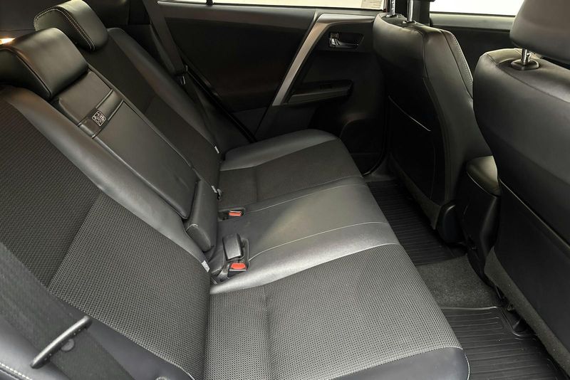 Toyota RAV4 bild 8