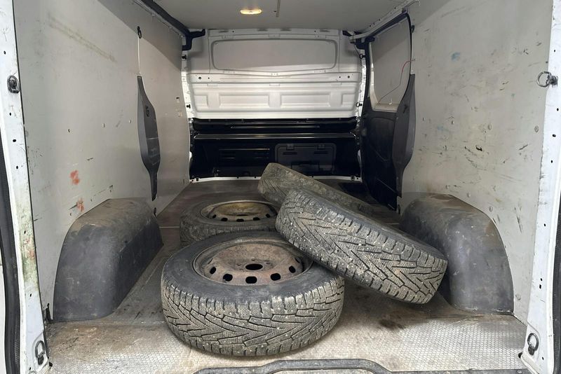 Nissan NV300 bild 8