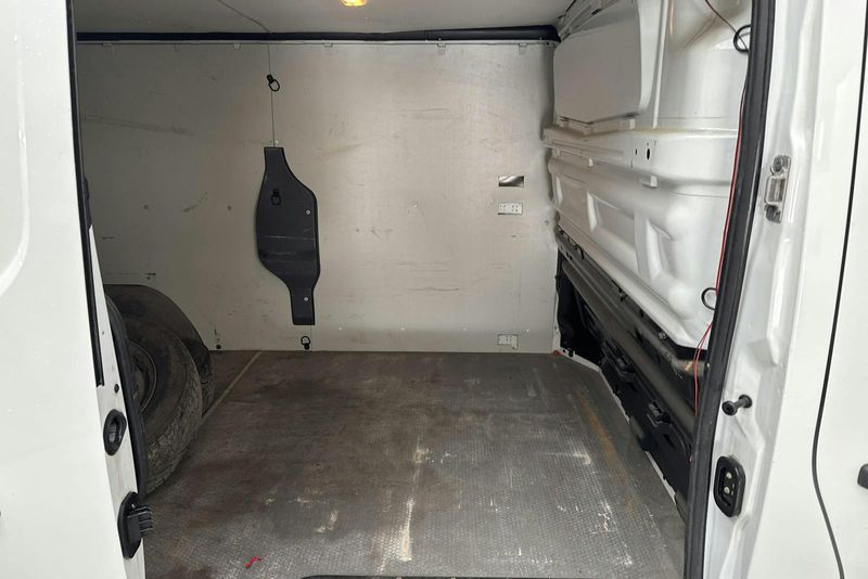 Nissan NV300 bild 7