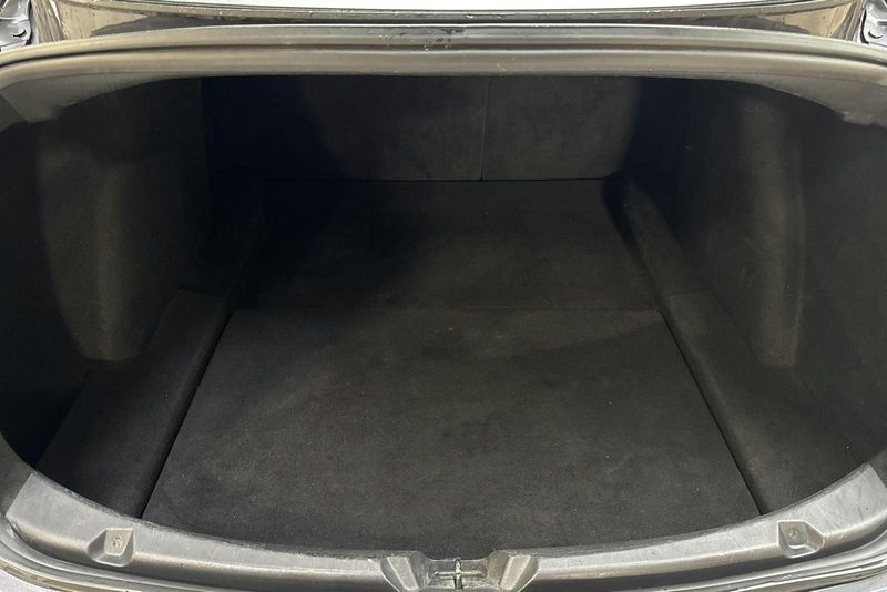 Tesla Model 3 bild 9