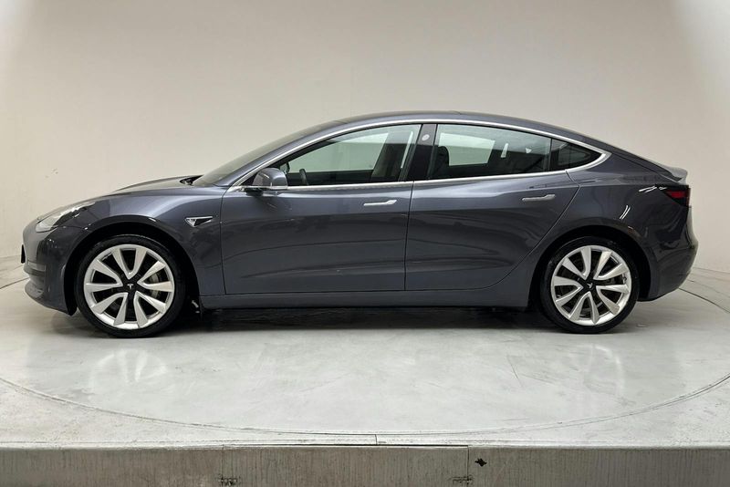 Tesla Model 3 bild 2