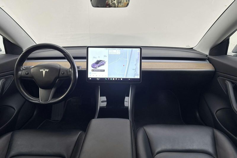 Tesla Model 3 bild 6