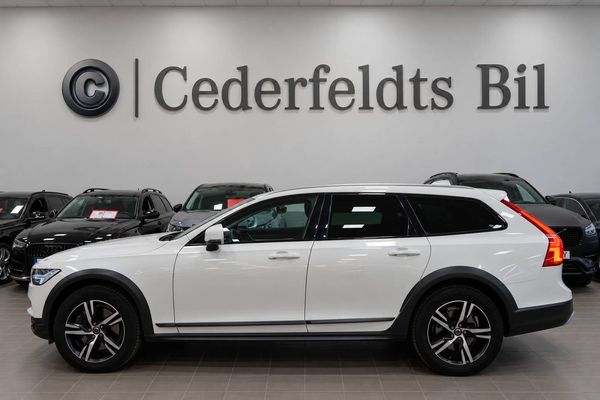 Volvo V90 Cross Country D4 AWD Pro Skinn B-kamera Drag D-värm SoV-hjul Euro 6 - 2019