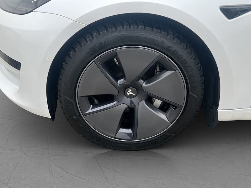 Tesla Model 3 bild 31