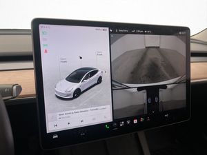 Tesla Model 3 bild 28