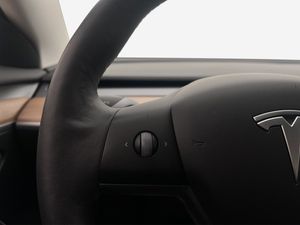 Tesla Model 3 bild 20