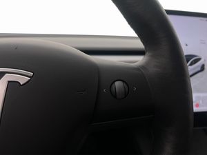 Tesla Model 3 bild 21