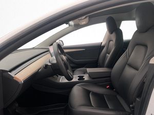 Tesla Model 3 bild 18