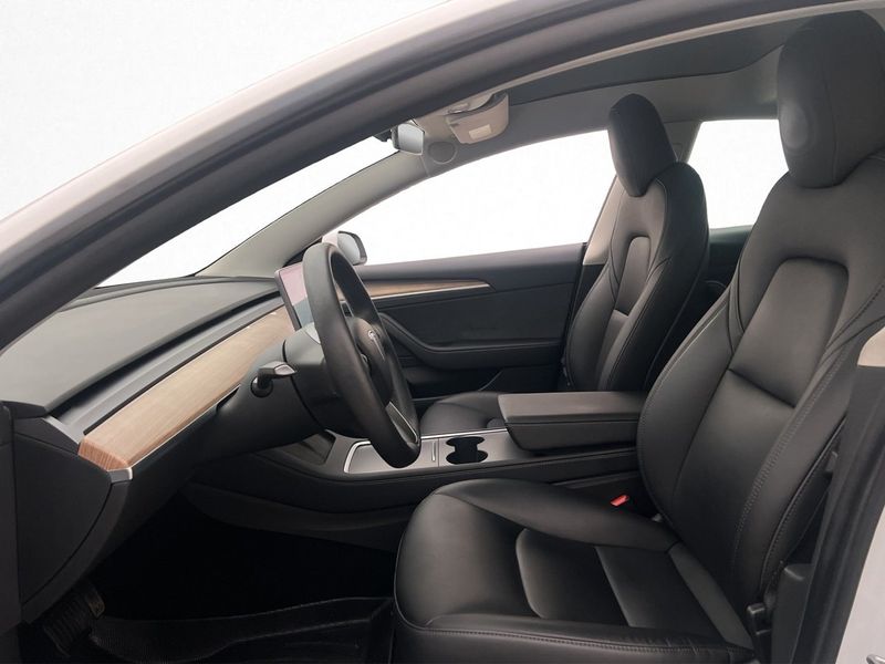 Tesla Model 3 bild 18
