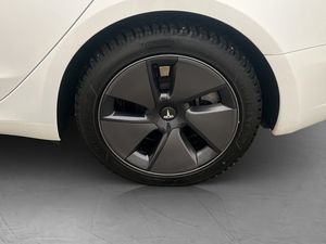 Tesla Model 3 bild 32