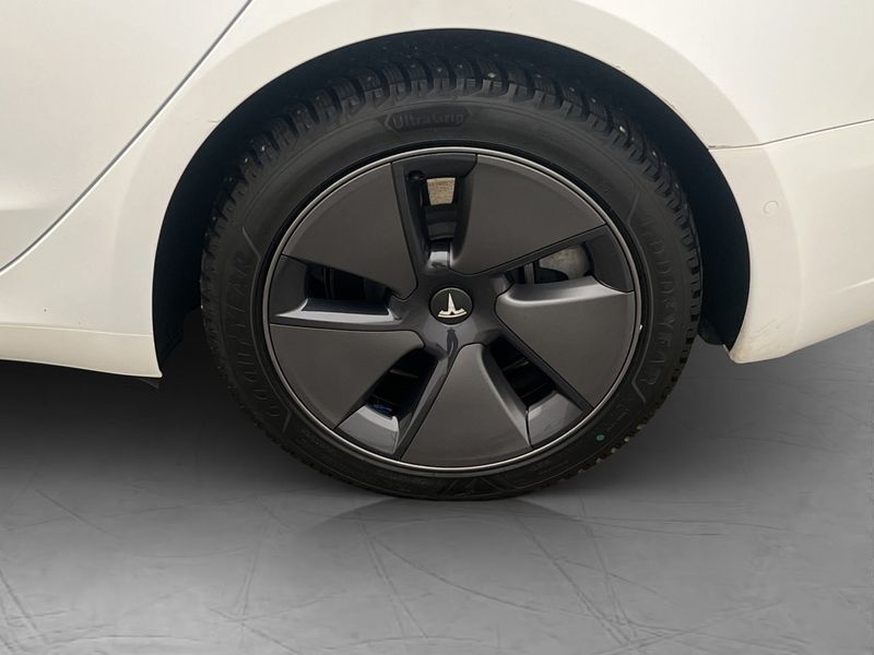 Tesla Model 3 bild 32
