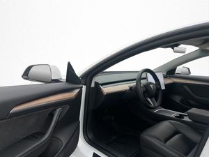 Tesla Model 3 bild 17
